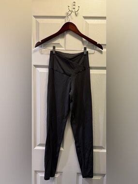 aerie Dark Gray High-Waist V-Front Leggings